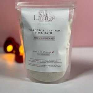 Skin Lounge Botanical Infused Milk Bath